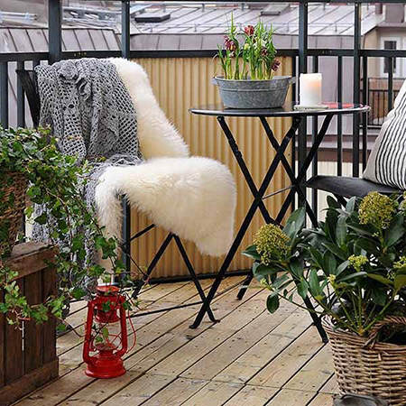 spring-decorating-ideas-small-balcony-deck-1